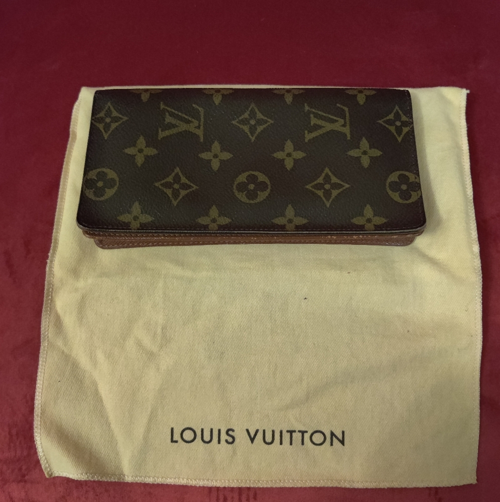 SOLD Louis Vuitton Monogram checkbook cover